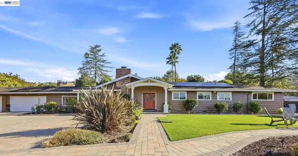 116 Coral Dr, Orinda, CA 94563