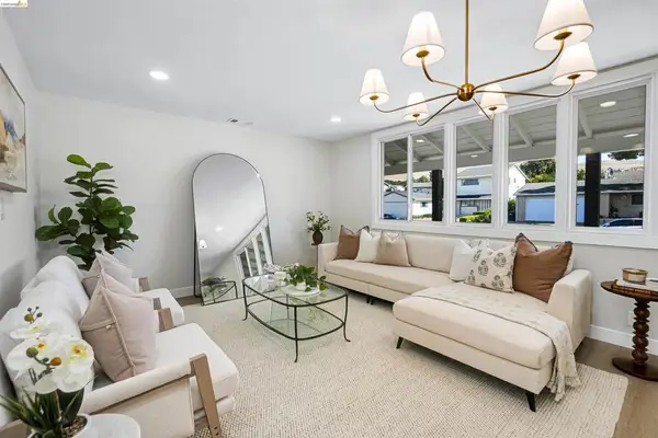 31871 Kennet St, Hayward, CA 94544