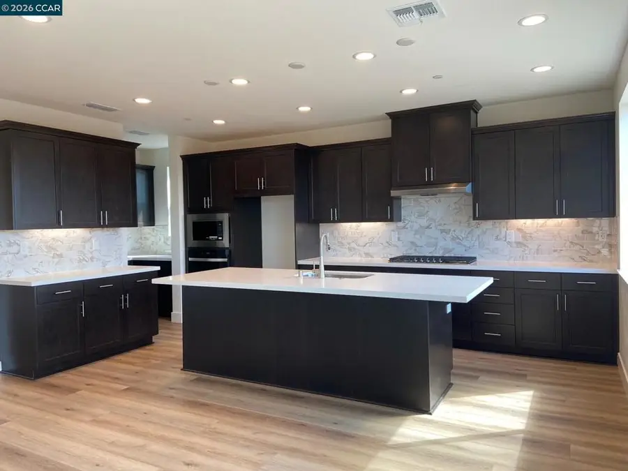 3684 Darnoch Ave., Lathrop, CA 95330 - #2