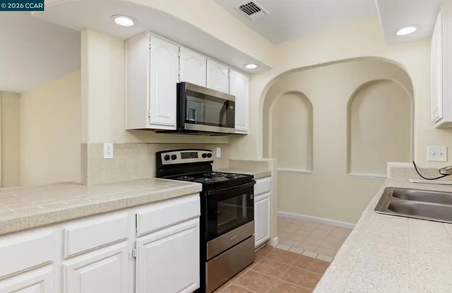 2000 Matson Dr, Sacramento, CA 95822 - #3