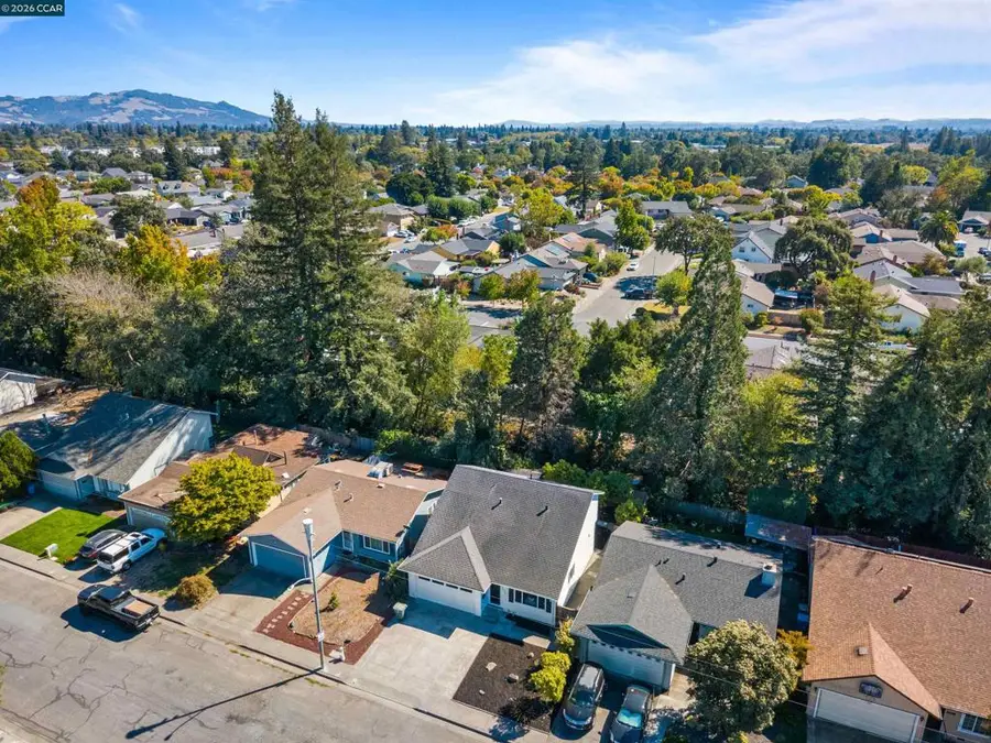 1898 Greeneich Ave, Santa Rosa, CA 95401 - #2