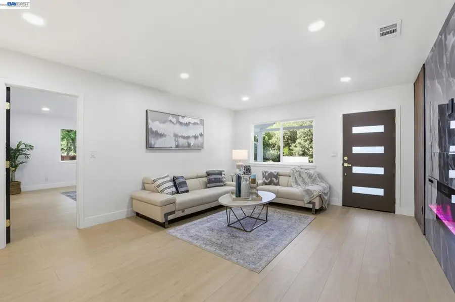 1913 W Middlefield Rd, Mountain View, CA 94043 - #3