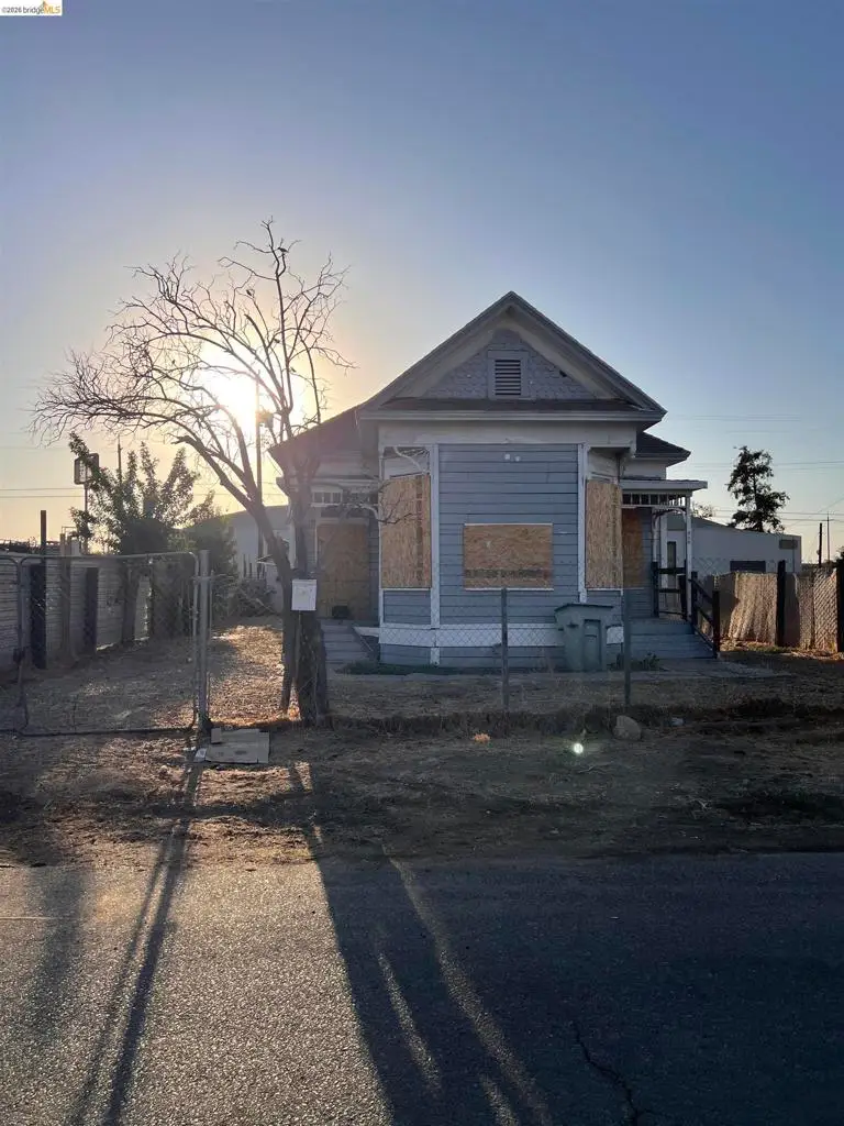 2358 S Anna St, Fresno, CA 93706 - #1