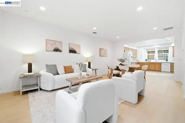 6677 S Mariposa Ln, Dublin, CA 94568