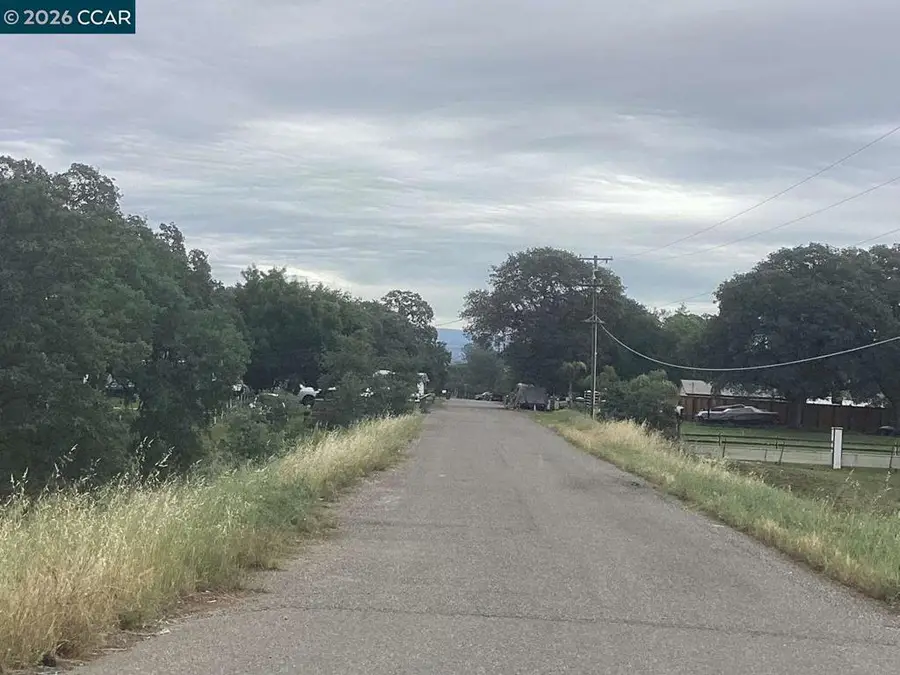1725 Fresno Ave, Oroville, CA 95965 - #2