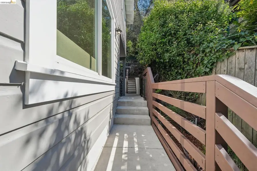 189 Fairlawn Dr, Berkeley, CA 94708 - #3