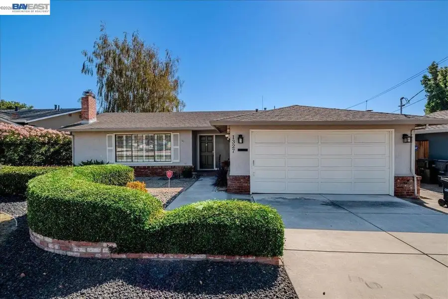 1327 Columbus Ave, Livermore, CA 94550 - #2