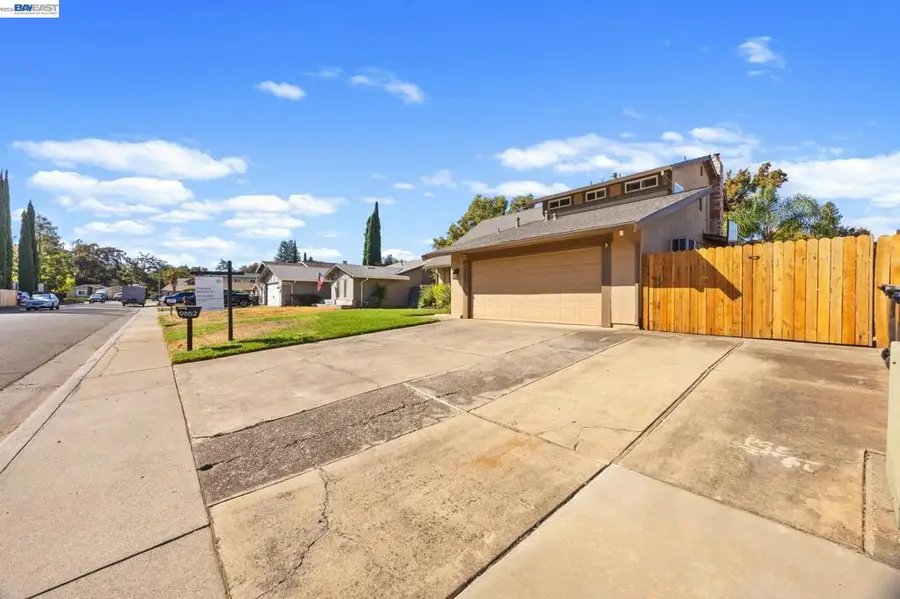 9852 Vista Grande Way, Elk Grove, CA 95624 - #2