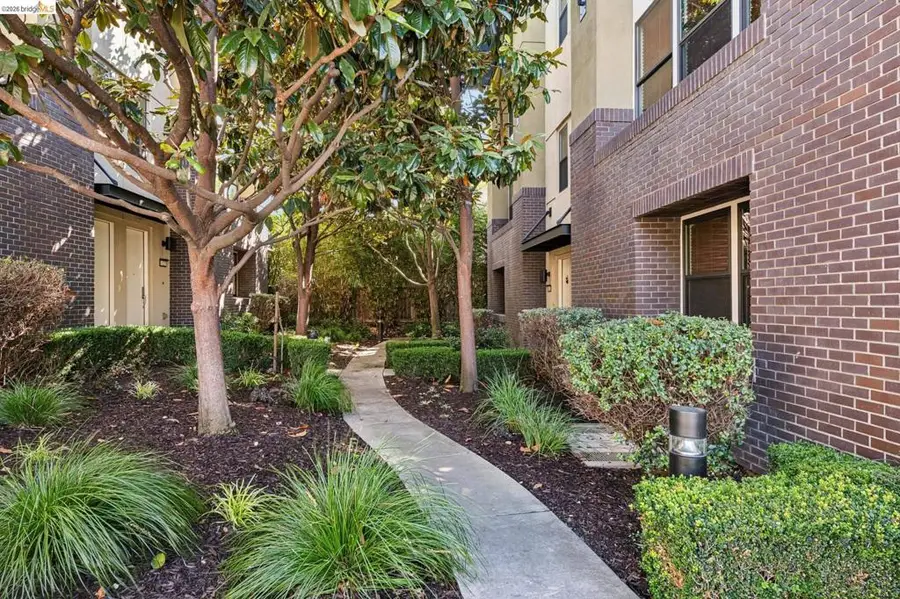 1123 66th St, Oakland, CA 94608 - #2