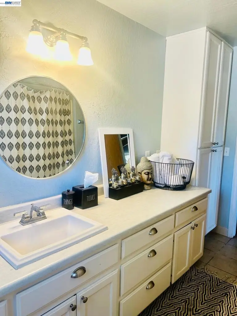 5694 Wendy Way, Oroville, CA 95965 - #2