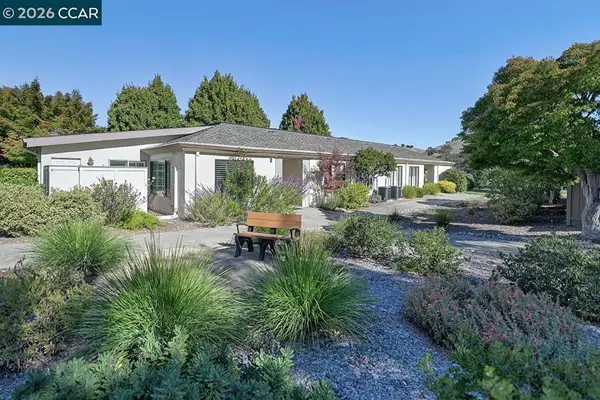 2400 Tice Creek Dr #3, Walnut Creek, CA 94595