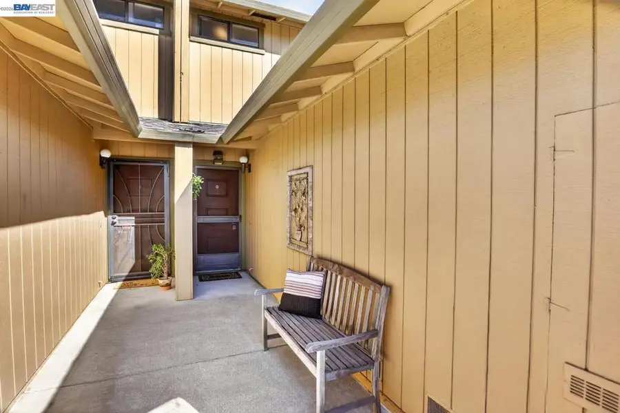 20111 W Ridge Ct, Castro Valley, CA 94546 - #3