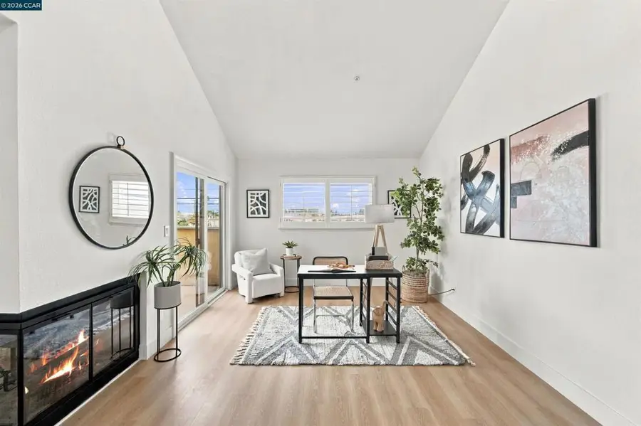 939 Laurel St #203, San Carlos, CA 94070 - #3