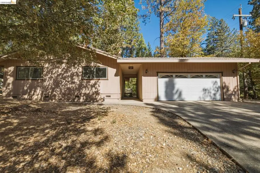 21919 Fallview Dr, Sonora, CA 95370 - #2