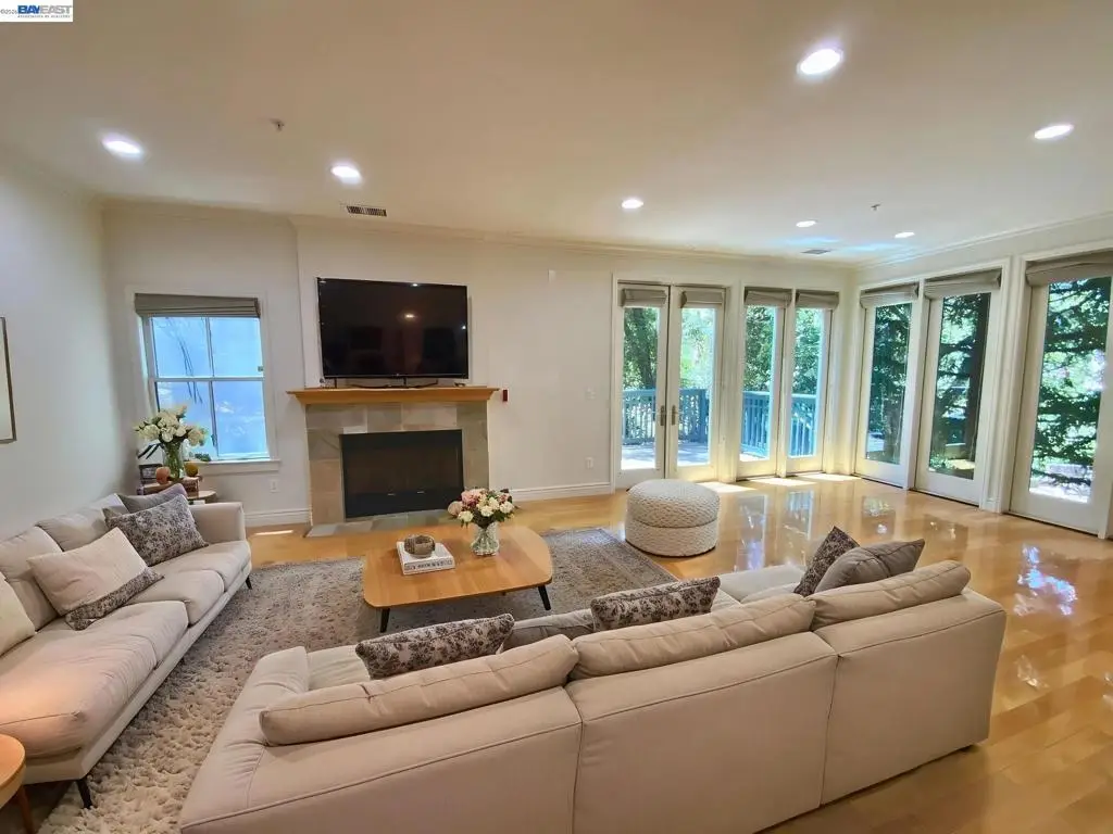 19 Edgewood Pl, Belmont, CA 94002 - #1