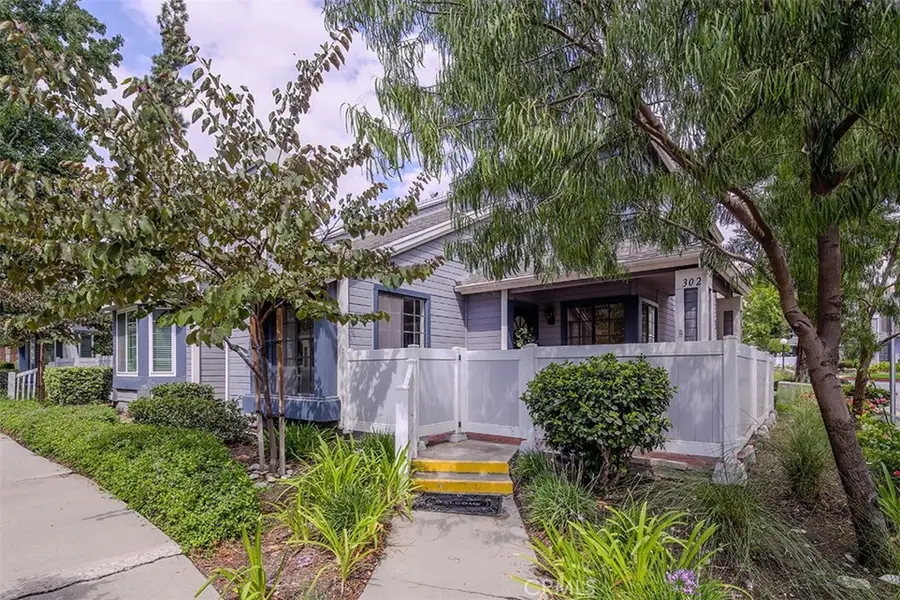 302 Monroe Court, Azusa, CA 91702 - Image #2