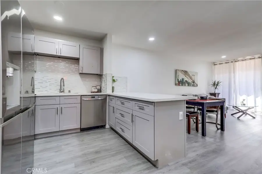 425 S Kenmore Avenue #306, Los Angeles, CA 90020 - Image #2