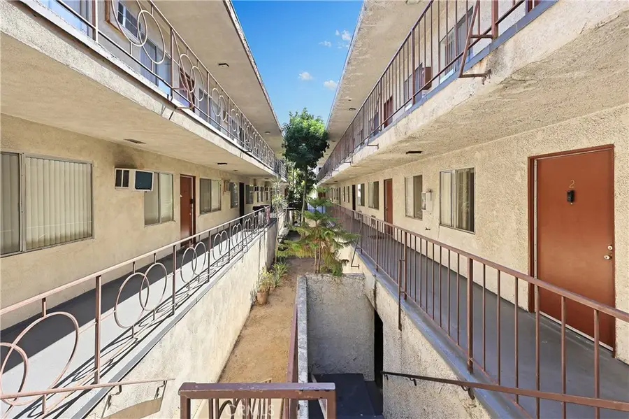 336 Riverdale Drive, Glendale, CA 91204 - Image #3