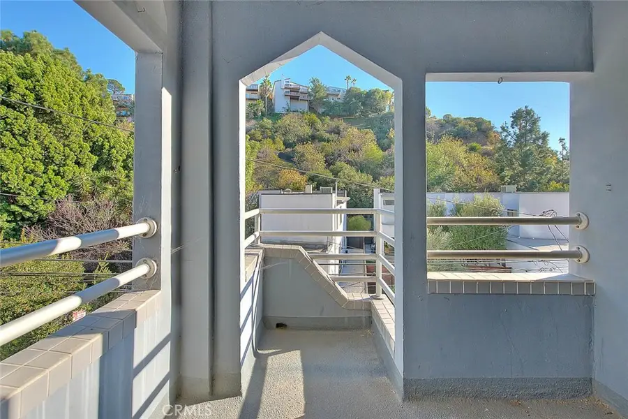 6423 Deep Dell, Hollywood, CA 90068 - Image #3