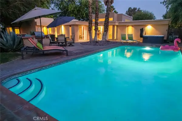 576 E Desert Holly Circle, Palm Springs, CA 92262
