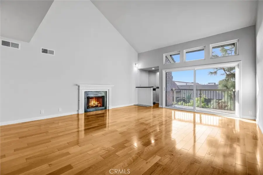 18324 Clark Street #315, Tarzana, CA 91356 - Image #3