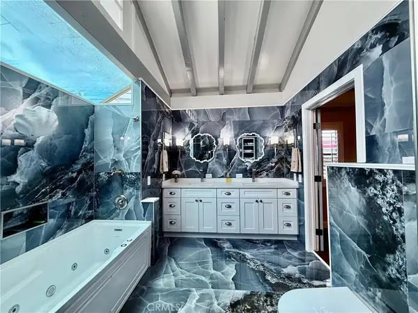 112 N Garfield Place, Monrovia, CA 91016