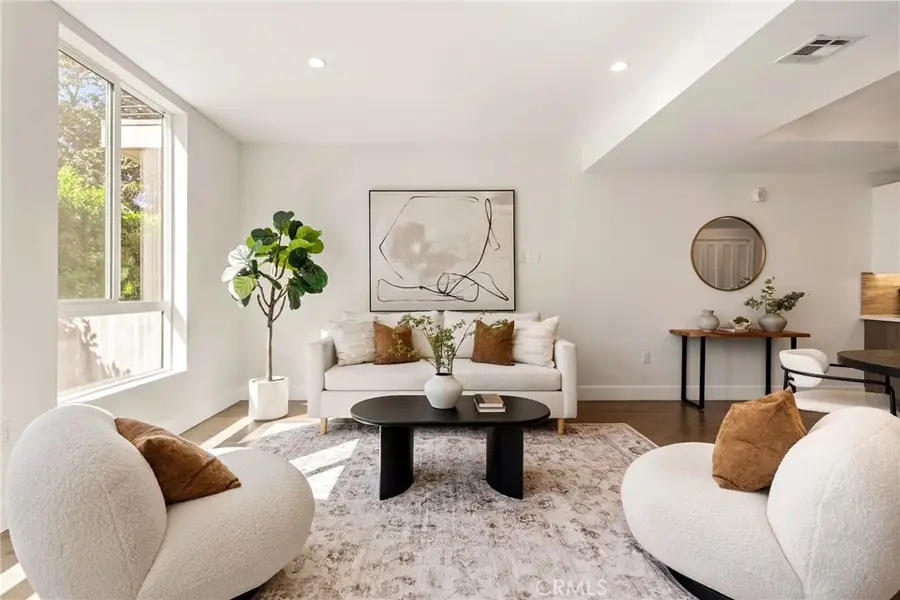 3715 San Marino Street #105, Los Angeles, CA 90019 - #2