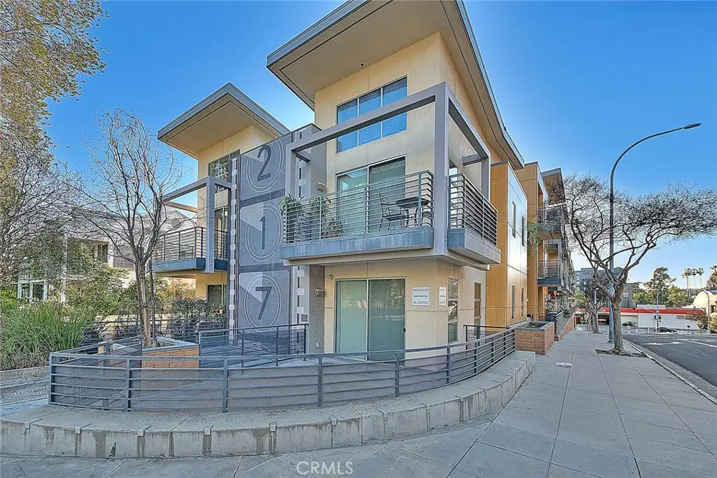 217 S Marengo, Pasadena, CA 91101 - #1