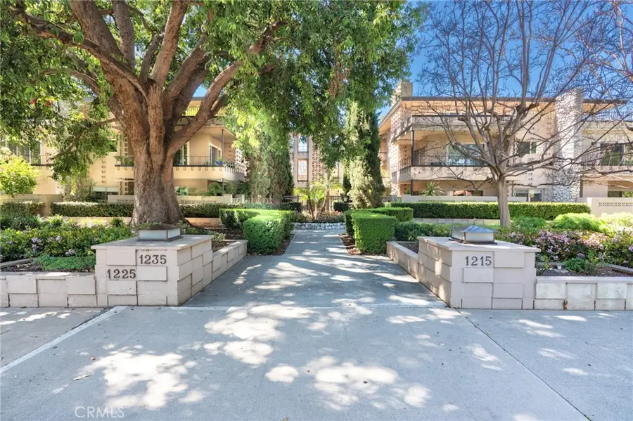 1235 S Orange Grove Boulevard #1, Pasadena, CA 91105 - #2