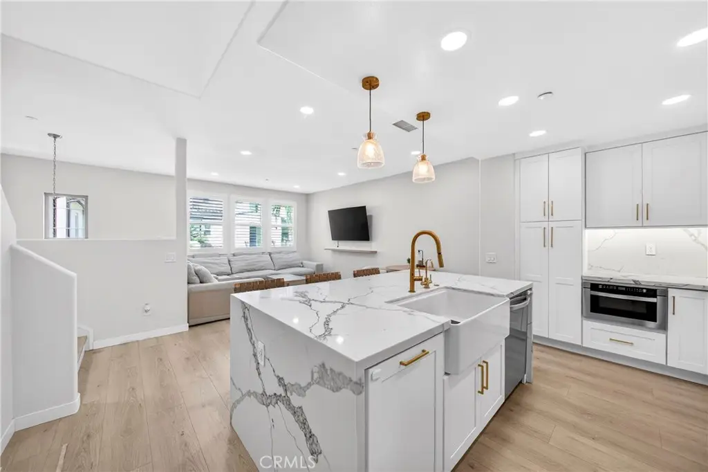 2827 W Edinger Avenue, Santa Ana, CA 92704 - #1