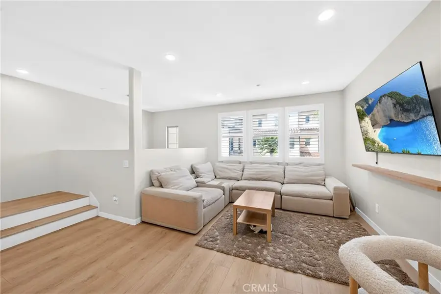 2827 W Edinger Avenue, Santa Ana, CA 92704 - #3