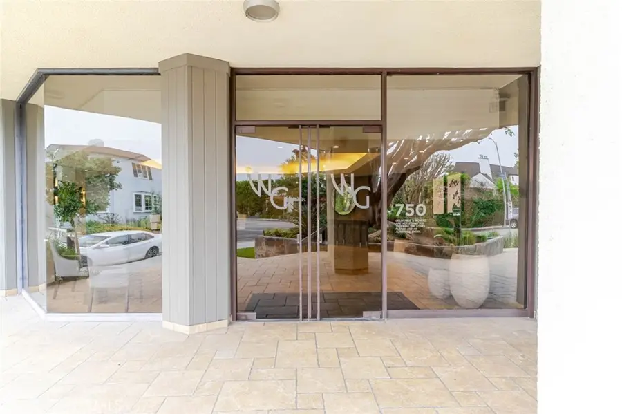 750 S Spaulding Avenue #129, Los Angeles, CA 90036 - #2