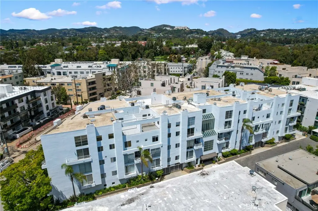 520 S Barrington Avenue #116, Los Angeles, CA 90049 - #1