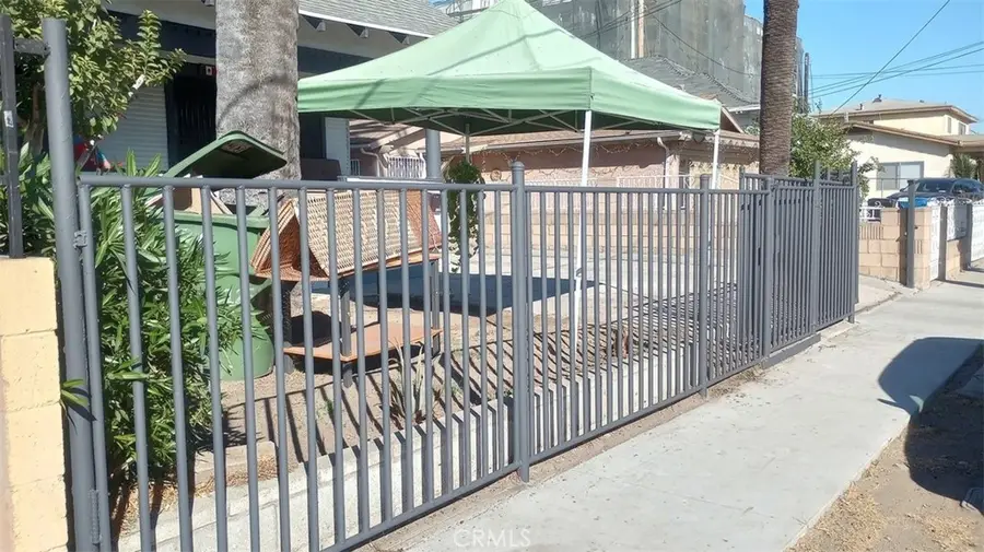 125 W 46th Street, Los Angeles, CA 90037 - #2