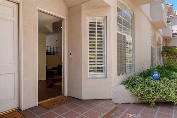 813 N Martel Avenue #2, Los Angeles, CA 90046