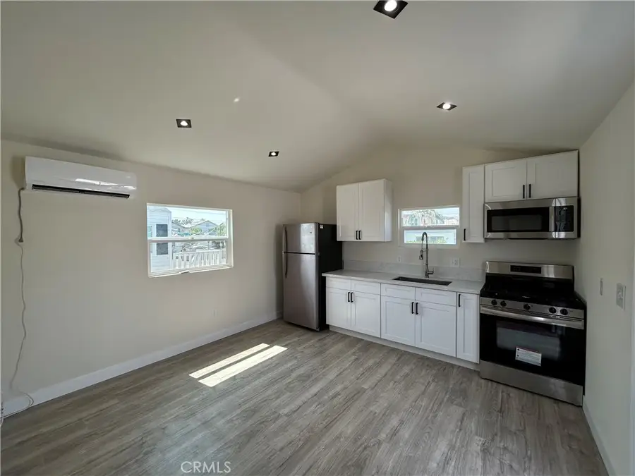 300 E Arbor Street #2, Long Beach, CA 90805 - #2