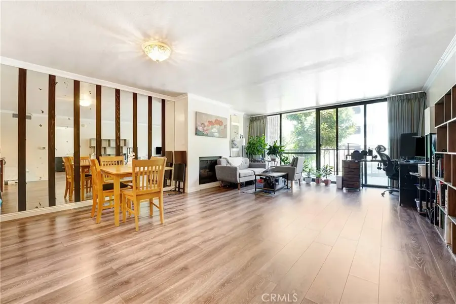 10966 Rochester Avenue #1B, Los Angeles, CA 90024 - #2