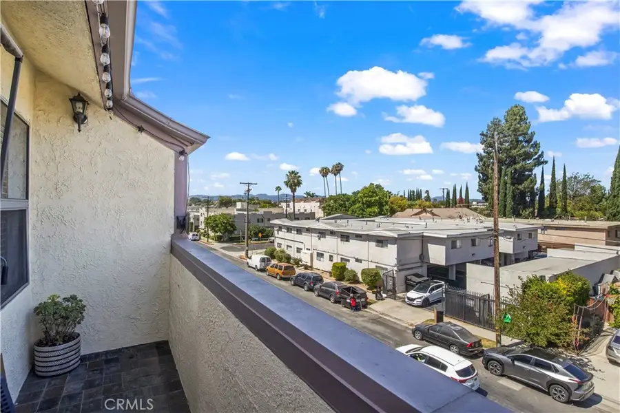 20253 Keswick Street #323, Winnetka, CA 91306 - #2