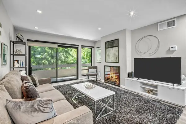 950 N Kings Road #103, West Hollywood, CA 90069