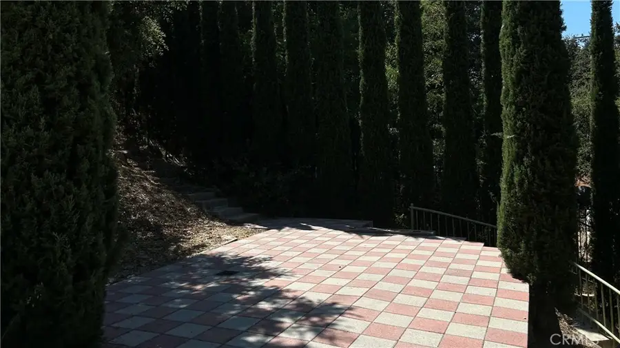 7132 Highcliff Trail, Tujunga, CA 91042 - Image #3