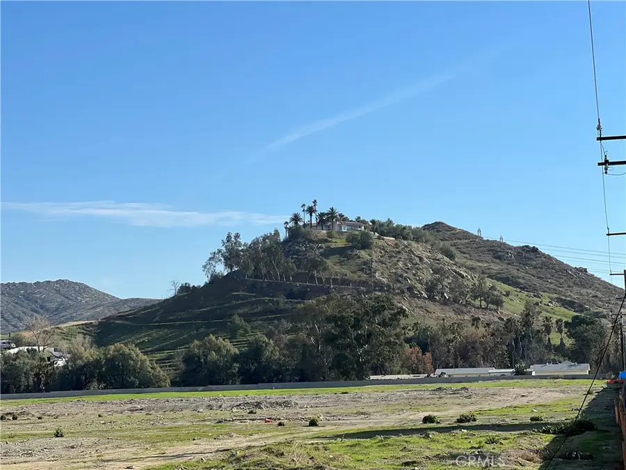 11251 Laurel Avenue, Bloomington, CA 92316 - Image #3