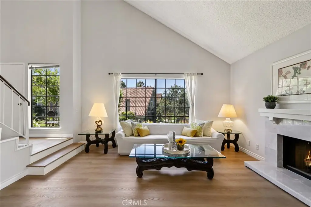 963 Thistlegate Road, Oak Park, CA 91377 - Image #1