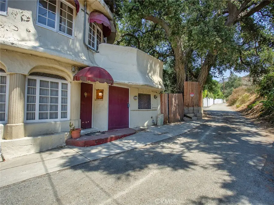 8618 La Tuna Canyon Road, Sun Valley, CA 91352 - Image #3