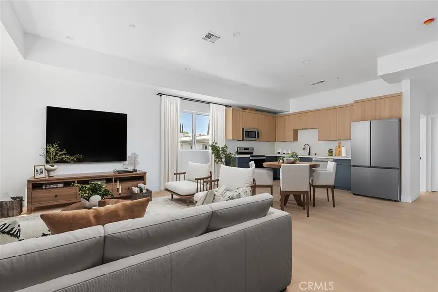 2637 S Garth Avenue, Los Angeles, CA 90034 - Image #2