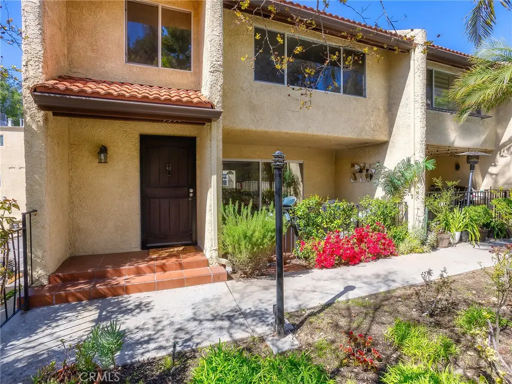 9531 Via Ricardo, San Fernando Valley, CA 91504 - #1