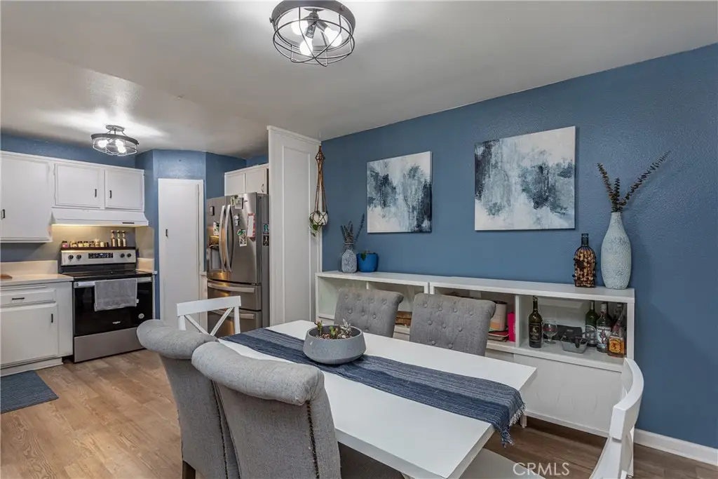 18547 Collins #B2, Tarzana, CA 91356 - Image #1