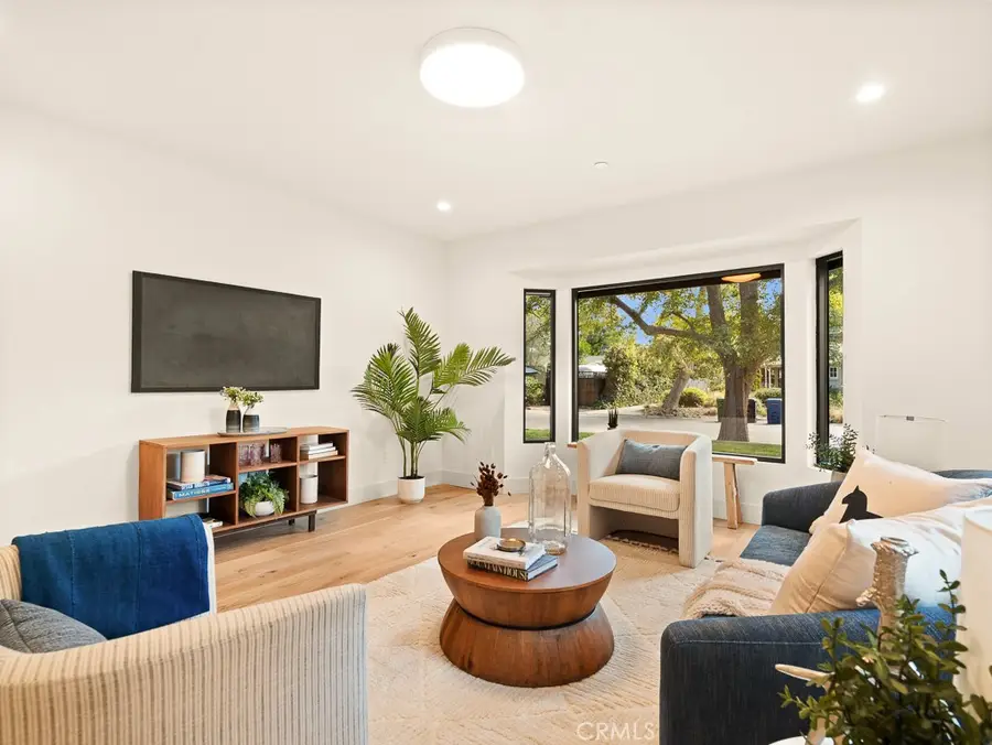 11911 Hartsook, Valley Village, CA 91607 - Image #3