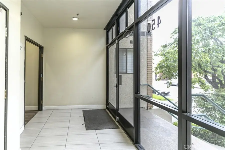 450 W Dryden Street, Glendale, CA 91202 - Image #2