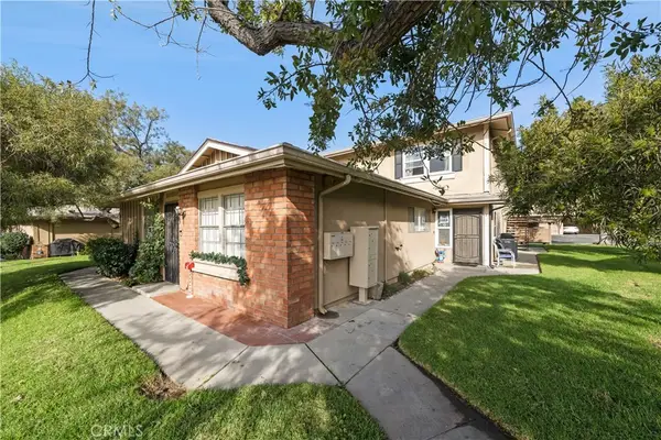 1025 W Calle De La Luna, Azusa, CA 91702