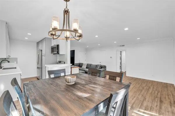 4140 Warner Boulevard #208, Burbank, CA 91505